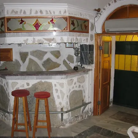 Vila Kale *